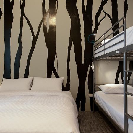Leo 111/Arena Ruifeng Hotel Kaohsiung Bagian luar foto