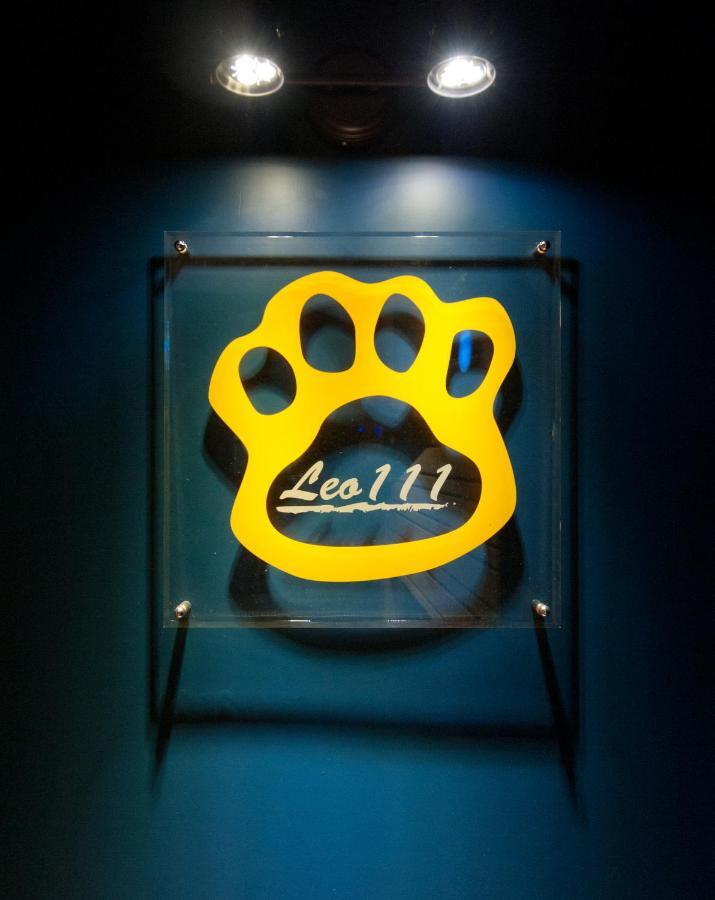 Leo 111/Arena Ruifeng Hotel Kaohsiung Bagian luar foto