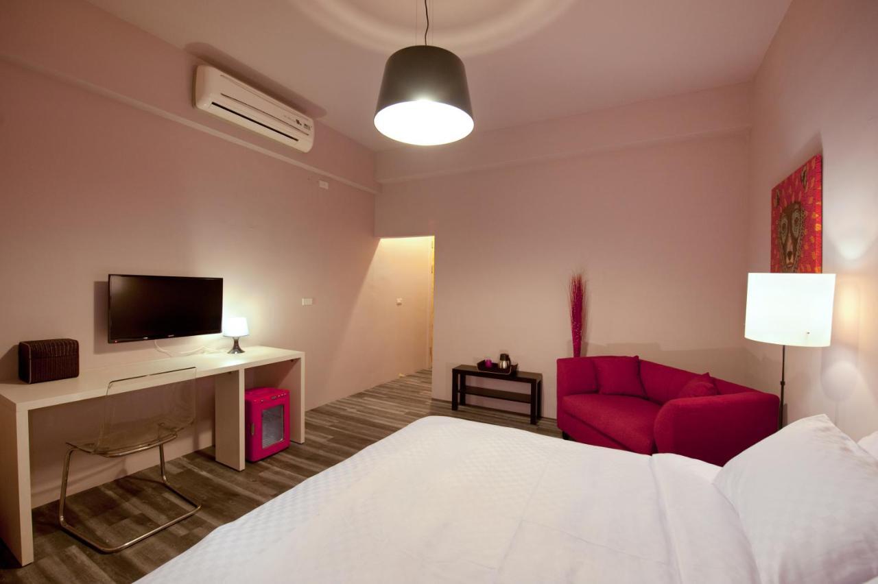 Leo 111/Arena Ruifeng Hotel Kaohsiung Bagian luar foto