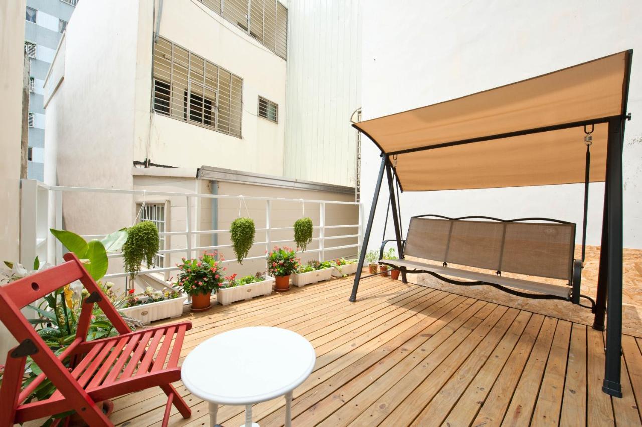 Leo 111/Arena Ruifeng Hotel Kaohsiung Bagian luar foto