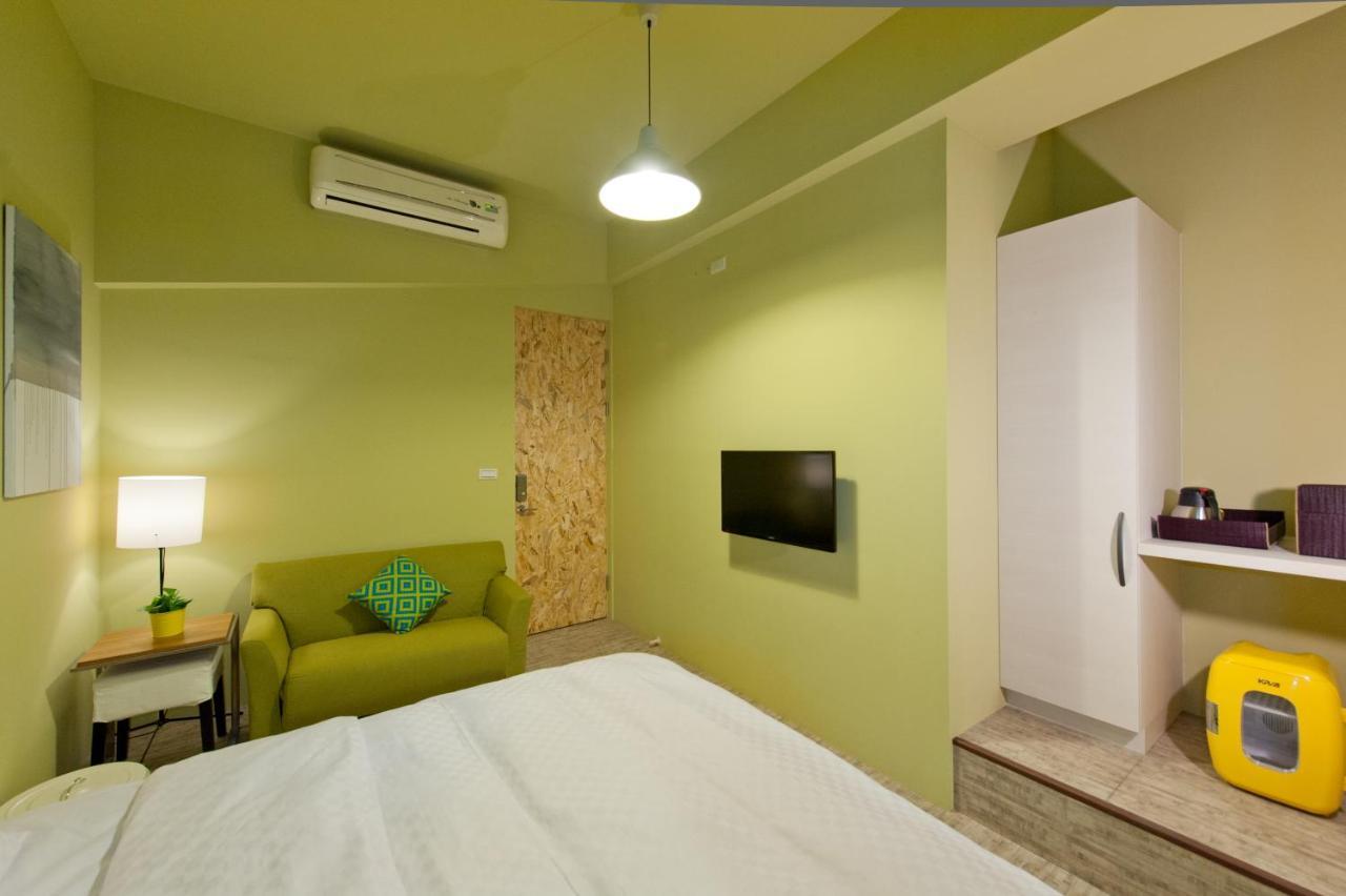Leo 111/Arena Ruifeng Hotel Kaohsiung Bagian luar foto