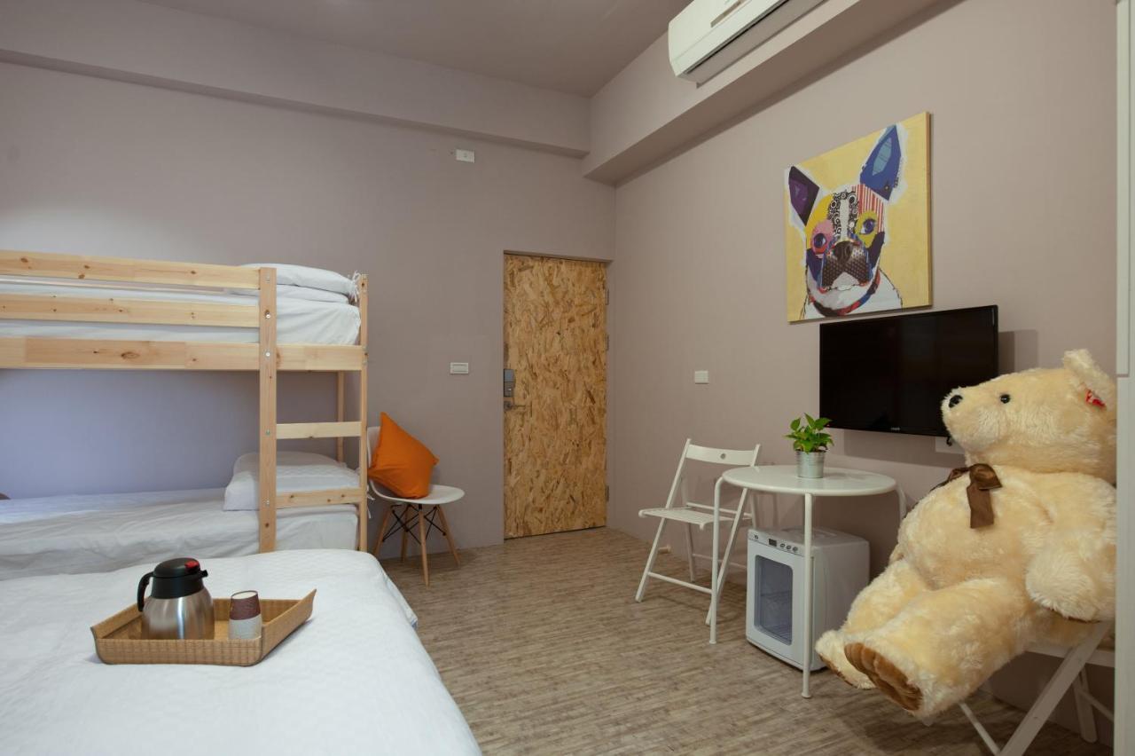 Leo 111/Arena Ruifeng Hotel Kaohsiung Bagian luar foto